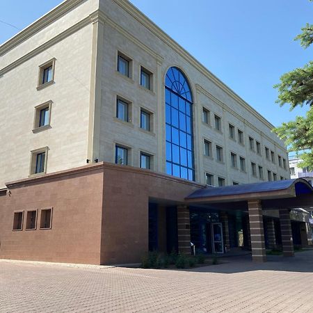 Hotel Nurtau Pavlodar Exterior foto