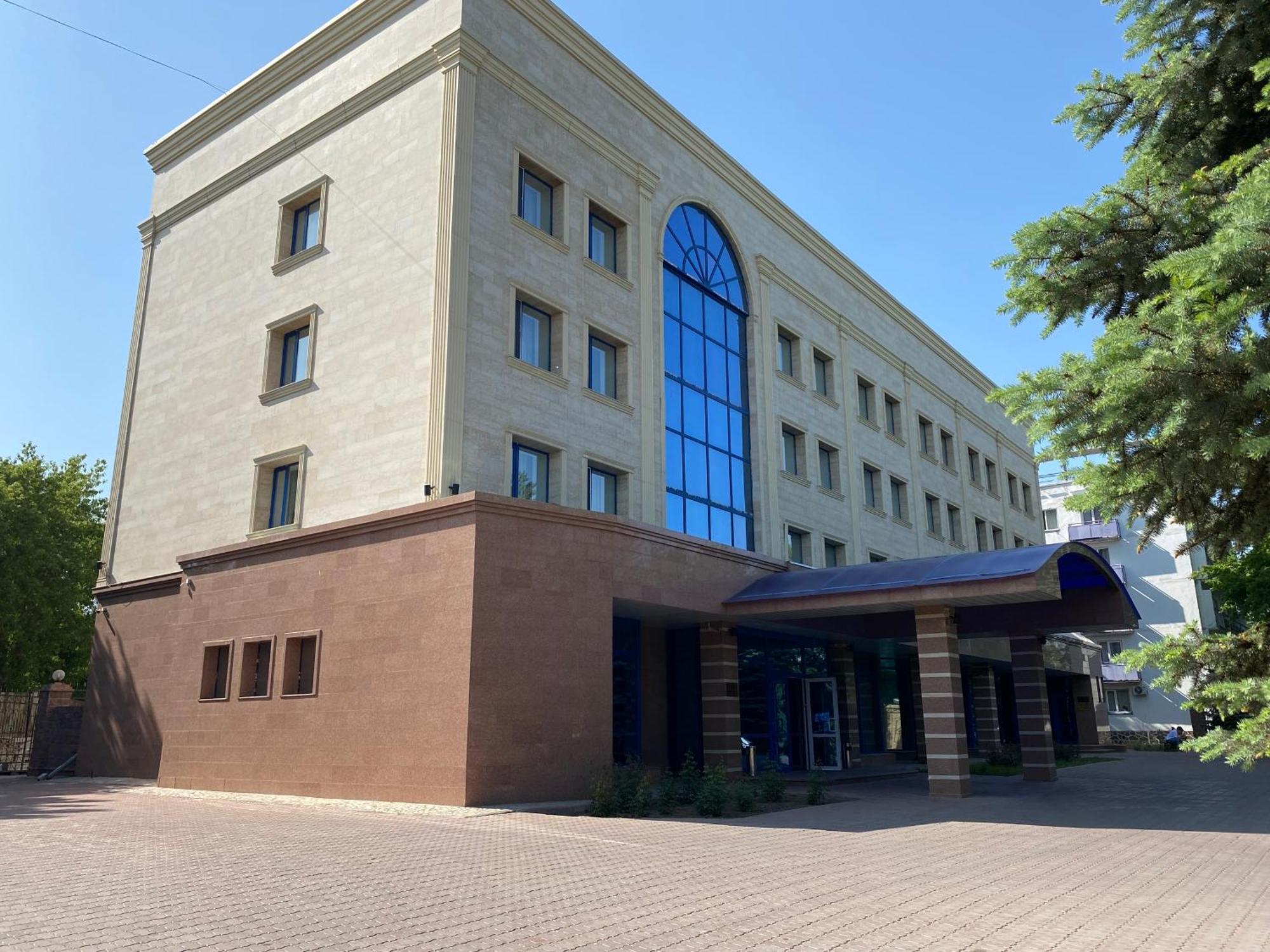 Hotel Nurtau Pavlodar Exterior foto